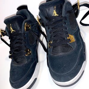 Air Jordan 4 Retro "Royalty" taking offers